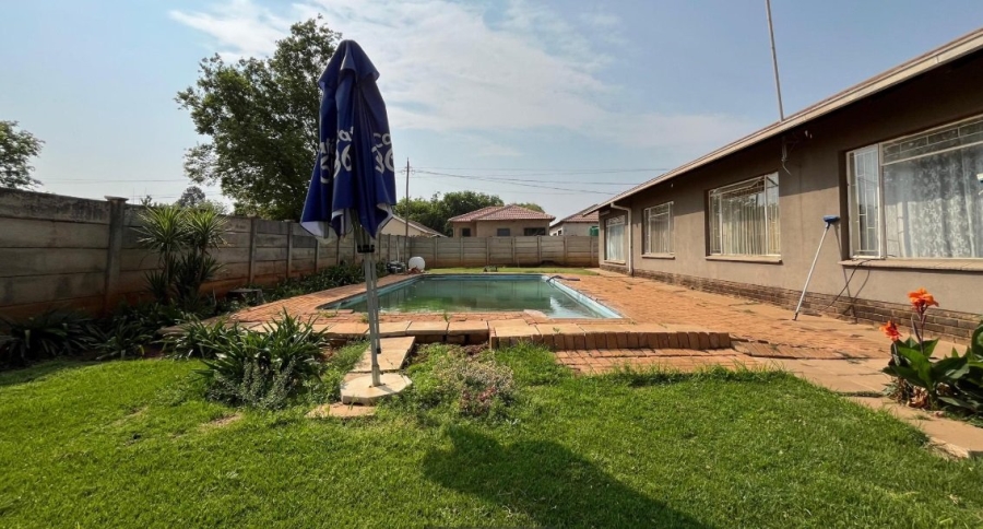 4 Bedroom Property for Sale in Meiringspark North West